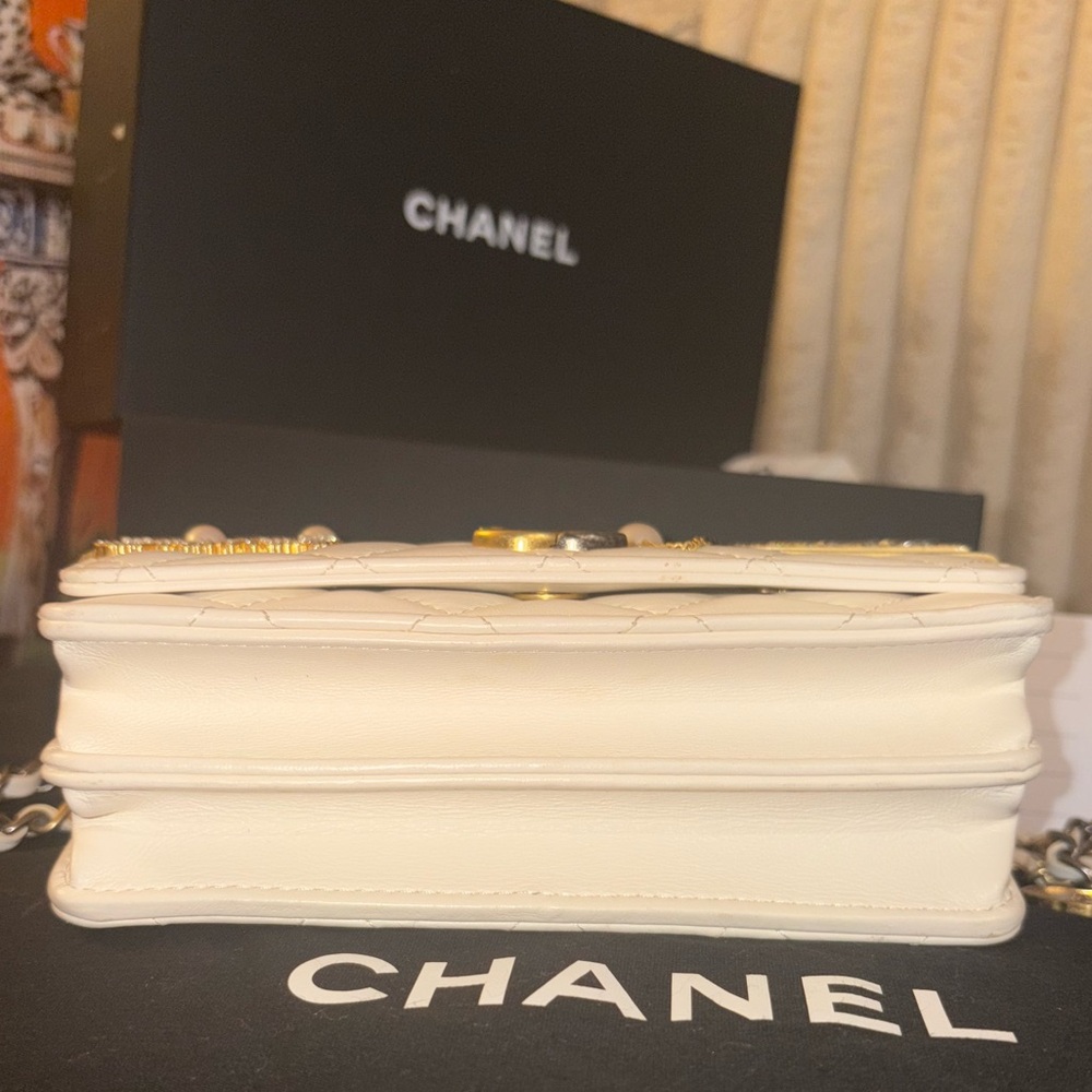 Chanel Paris Coco Runway Wallet On Chain White Lambskin WOC Full Set - Picture 5 of 14